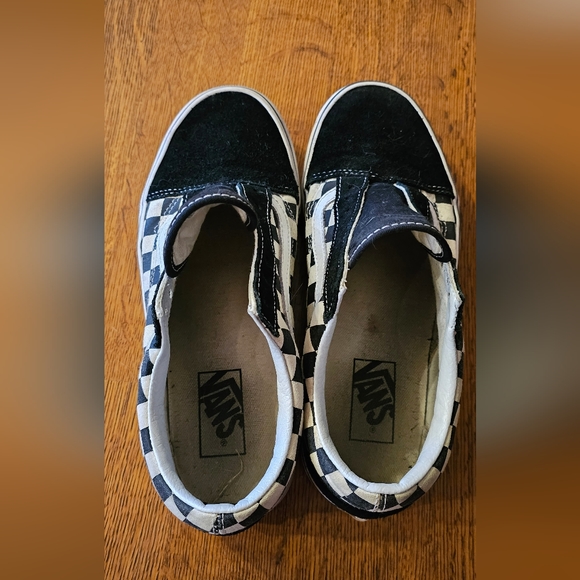 Van's - Picture 4 of 5